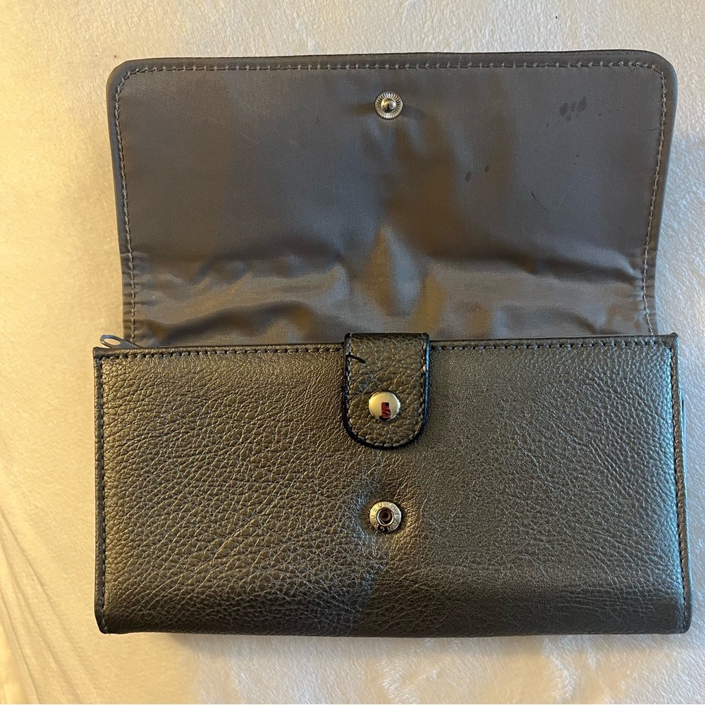 Elegant Grey Leather Wallet - Picture 3 of 10
